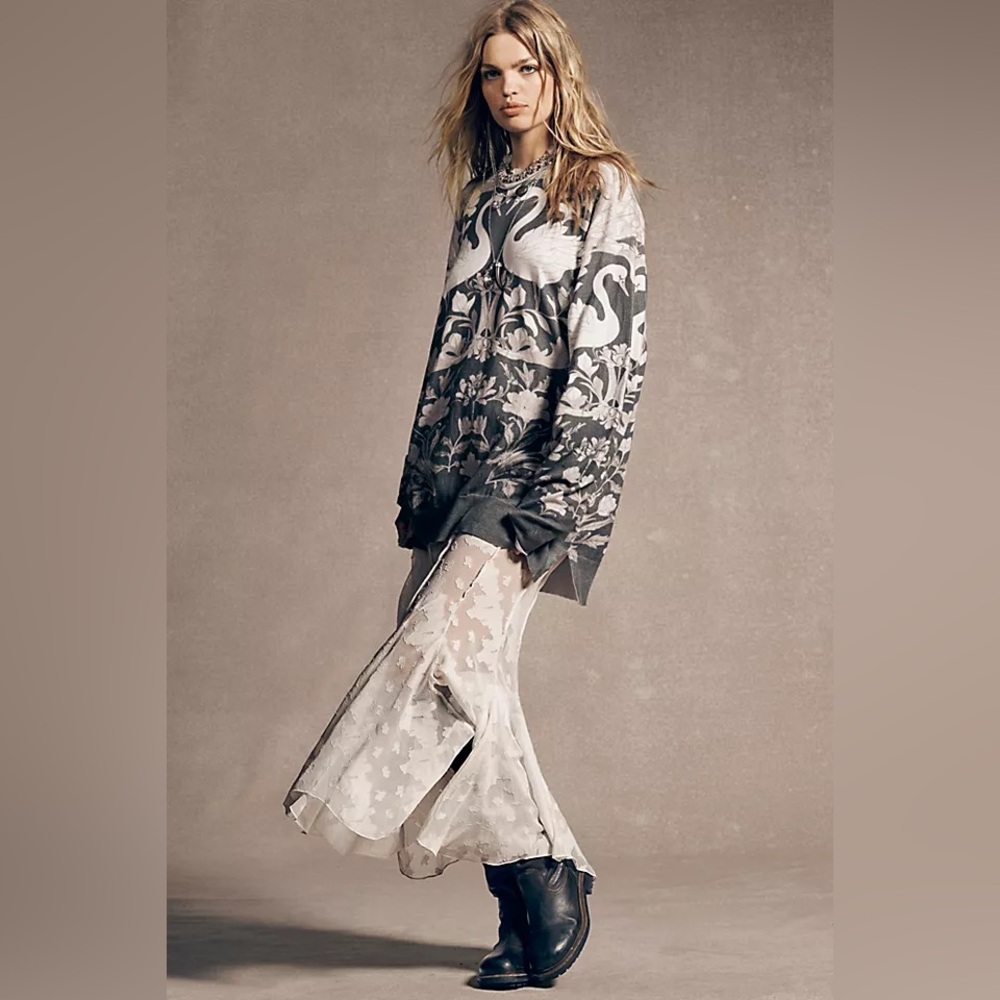 Free People We The Free Nouvelle Pattern Pullover Swan Graphic Sweatshirt Small